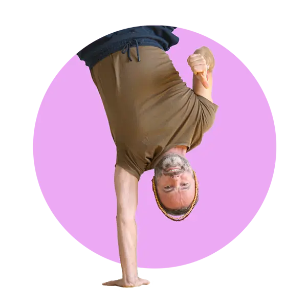 Alberto Vezzani founder di Yogare e insegnante certificato Anusara Yoga